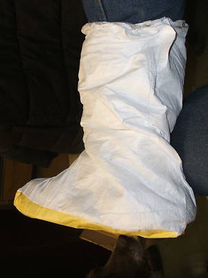 Tyvek disposable overboot boot shoe covers 10 pairs
