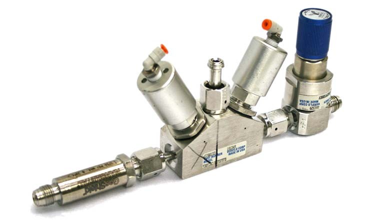 Veriflow 930Y2NC high purity valve regulator gas shield