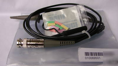 Tektronix P2200 voltage X1 / X10 passive probe 