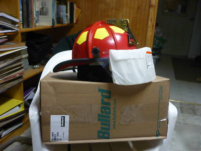New red bullard firefighter helmet ( )