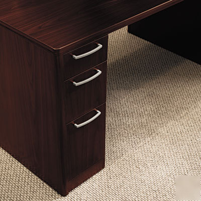 Attune dble pedestl desk,frosted modesty panel mahogany