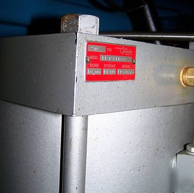 Milwaukee cylinder hydraulic dual press heated platten
