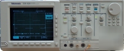 Tektronix TDS820 6 ghz digitizing oscilloscope