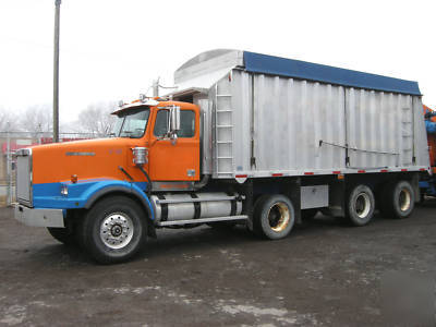 1996 western star 4964S tri-axle wood chip dump truck