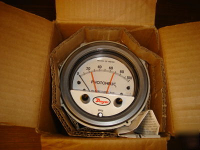 Dwyer 3100MR photohelic gauge