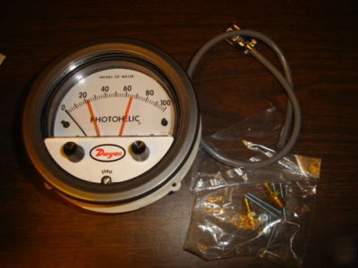 Dwyer 3100MR photohelic gauge