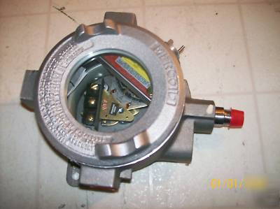 New dwyer mercoid pressure switch drh 7031-153L-8U 