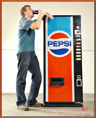 Pixie-narco pepsi cold beverage can vending machine