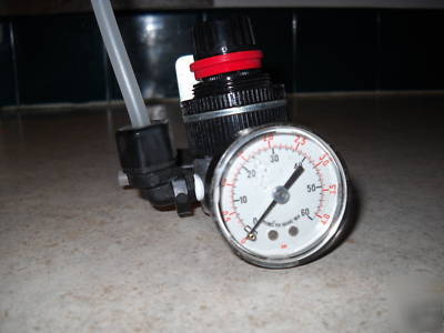 0-60 psi air pressure regulator industrial with mounts 
