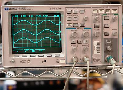 Hp 54610B digitizing oscilloscope 500 mhz 2/ch