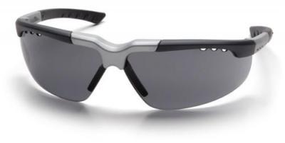 New pyramex safety glasses gray lens blk/silver frame