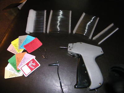 Tagging tag gun kit with barbs, tags, needles, hooks