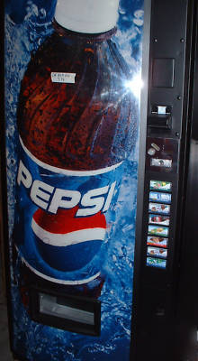 Vendo 576 pepsi can & bottle vending machine