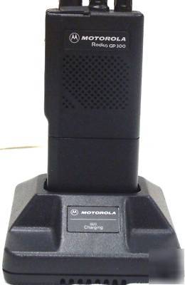 Motorola GP300 portable 2 way radio uhf 16 channel 4W 