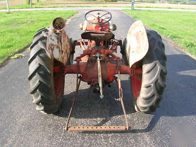 1952 ford 8N, great tractor, runs, needs to be restored