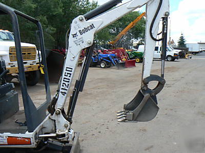 Bobcat 2005 323 mini excavator wit 16