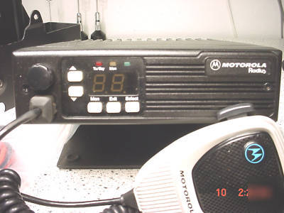 Motorola low band 16 ch 60 watts all accessories prog'd