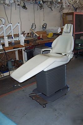 Pelton & crane dental patient chair model 5010 ls