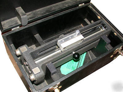 Indi-square squareness gage with case model 8