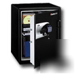 New sentry QE4531 fire-safe/water-resistant data safe 