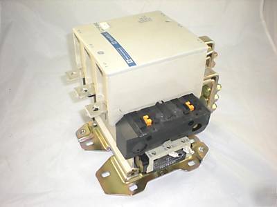 Square d LC1F400 contactor 400A used