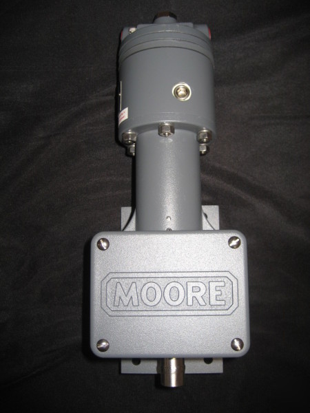 New moore 173S pneumatic pressure transmitter 0-150 psi 