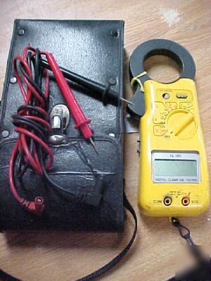 Uei DL100 digital clamp on meter used good condition