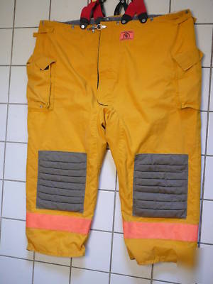 Yellow nomex turnout gear**68 coat 62 pants** nfpa