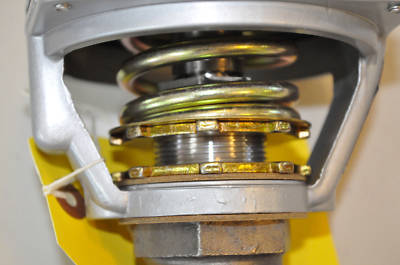 Diaphragm control valve vc-210-brr oil temp valve;*B2