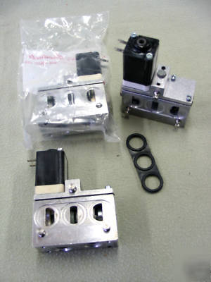 Solenoid control valves, humphrey #S42E181 24V dc, 3PC