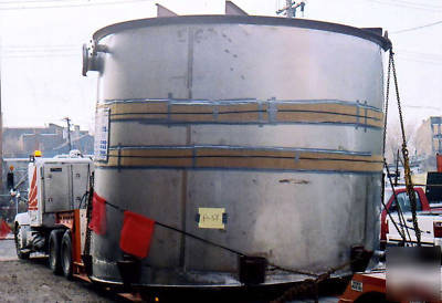 New 8,000 gallon 304SS storage tank