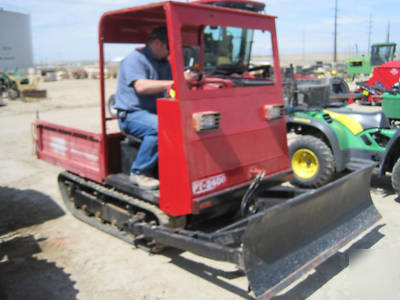 PT2400 tracked utility cart with snow plow-lqqk
