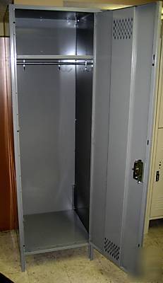 Steel lockers-lyon 1 tier 24 x 24 x 72 k/down 1-wide