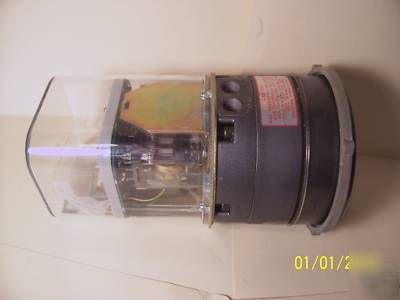 Dwyer series 43000 capsu-photohelic pressure switchgage