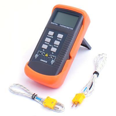 2 k-type digital thermometer with thermocouple sensors
