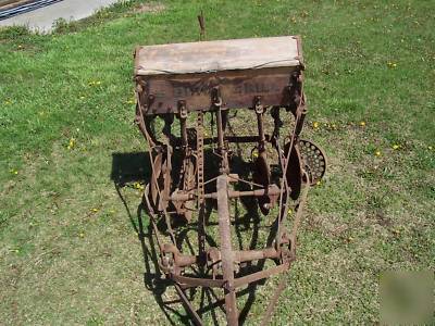 Antique 1906 monitor 5 disc drill seeder complete nice 