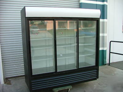 True 3 sliding glass door refrigerator / cooler 
