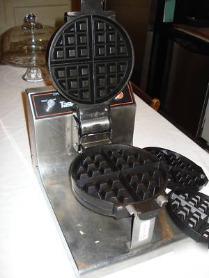 Commercial waffle maker w/ extra plates: great cond 