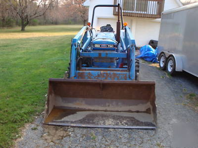 Ford 2120 4WD diesel tractor with loader low hours