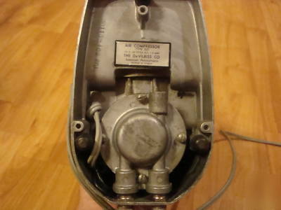 Devilbiss air compressor-model 501, med equip. viintage