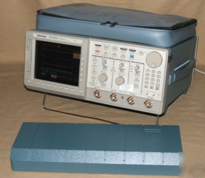 Tektronix TDS694C 3GHZ digital oscilloscope 1F hd 1M 2F