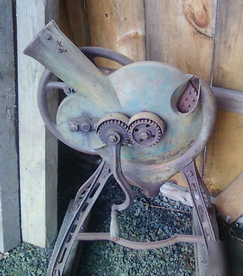 Antique rumsey & co seneca falls, ny corn sheller farm