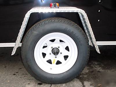 New 2010 6X12 haulin enclosed trailer vent,side door