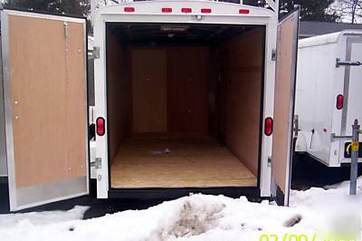 New 2010 6X12 haulin enclosed trailer vent,side door