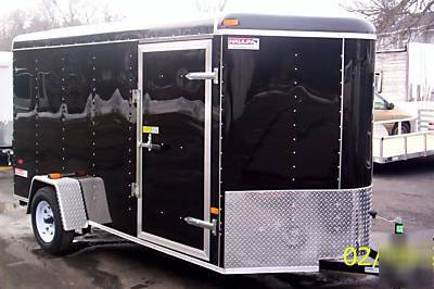 New 2010 6X12 haulin enclosed trailer vent,side door