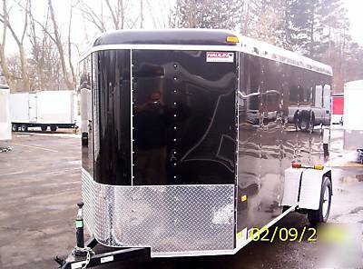 New 2010 6X12 haulin enclosed trailer vent,side door