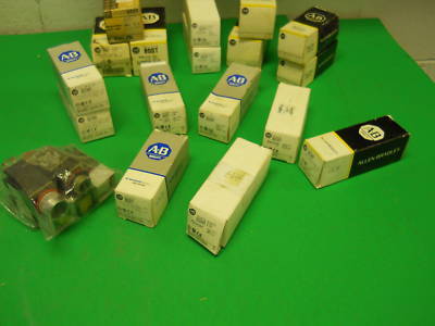 Allen bradley 800MS-JG2BLAS & other switches, lot of 22