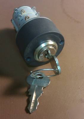 Key switch security 115VAC 5AMP/4 pole double throw nos