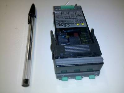 Omega CN132 1/32 din temperature setpoint controller