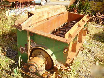 Hog, montgomery wood grinder w/125 hp motor